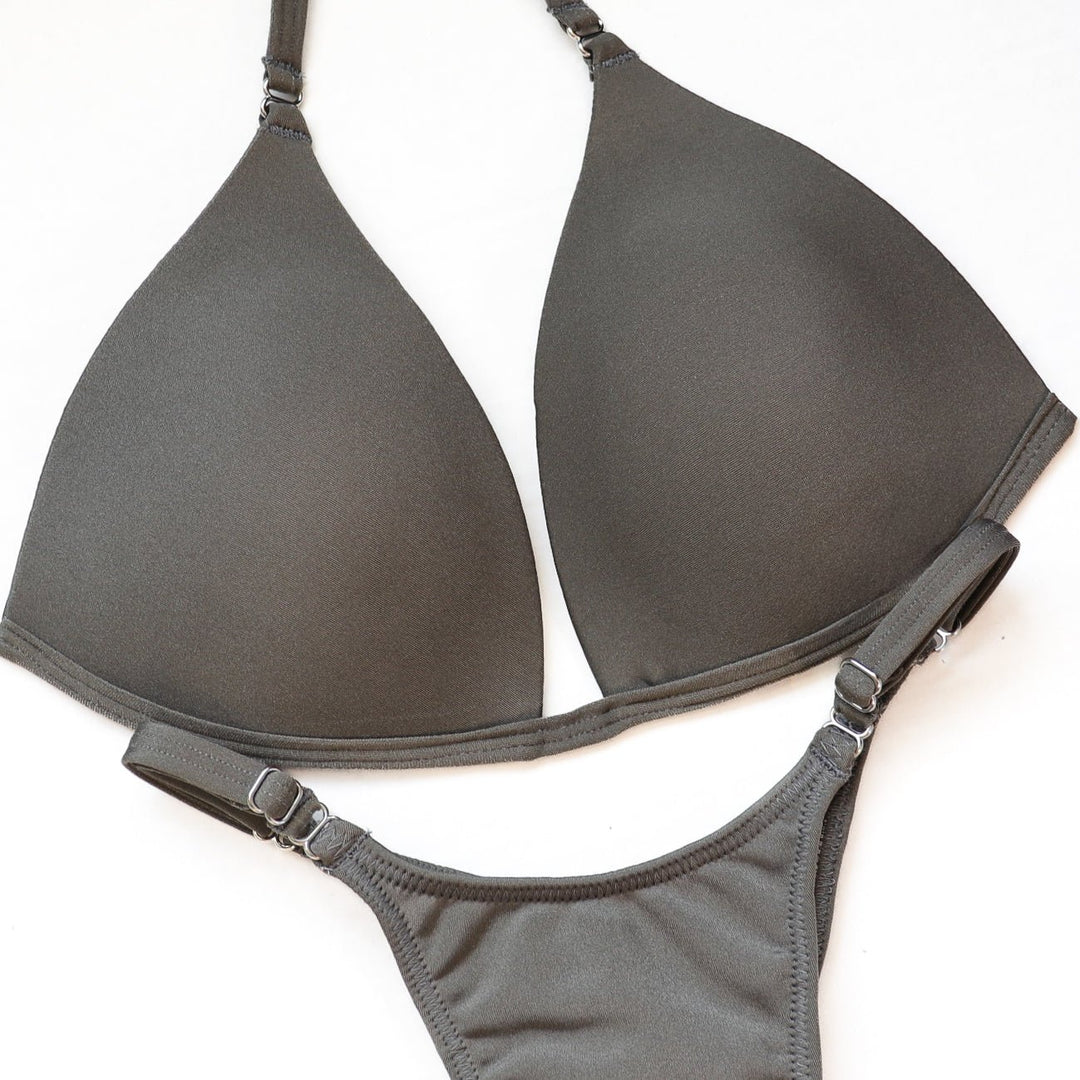 QS ST: Matte Gray Posing Practice Suit. Medium Molded/Pro.