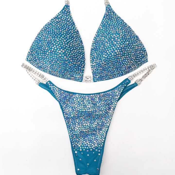 QS ST: Ice Queen Turquoise Radiance. Large Molded/Pro.