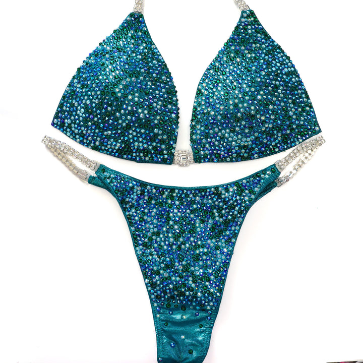 QS ST: Triumphant Teal Radiance. Medium Molded/Pro with Modest Rise.