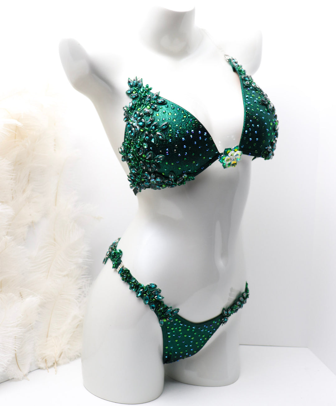 QS ST: Emerald Classic Couture. Large Molded/Brazilian.