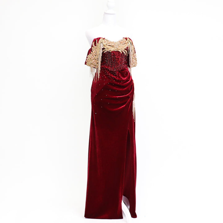 QS ST: Scarlet Velvet Gown. Size Medium/6.