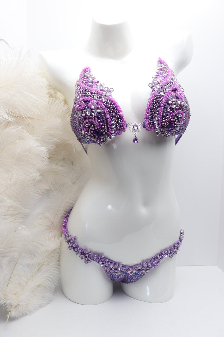 QS ST: Lilac Classic Couture. Medium Molded/Brazilian.