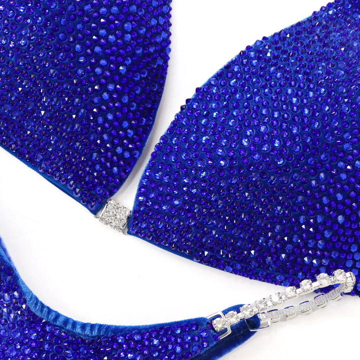 Unleash your power in the Starlit Velvet Radiance suit! A velvet royal design adorned with a stunning sapphire crystal, making you shine in every pose. 💎👑
